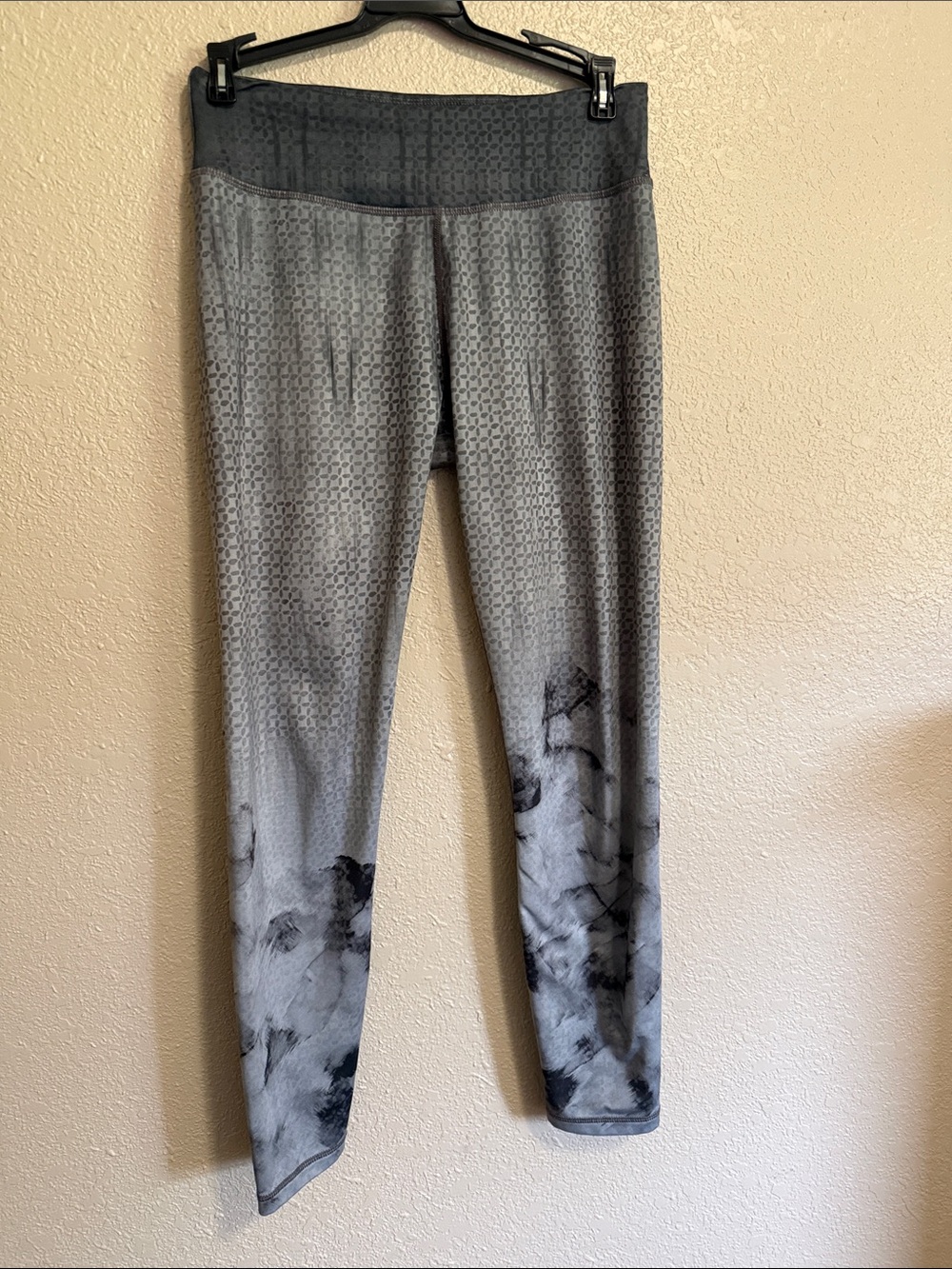 PRANAS Women’s Gray Ombre Tie-Dye Active Leggings Size M